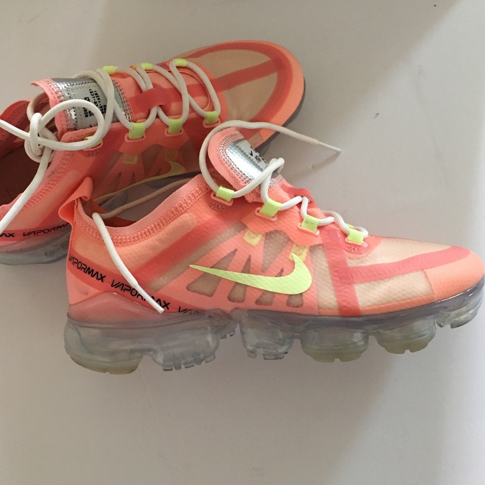 NIKE AIR Women’s VAPORMAX 2019 ❤️❤️❤️ - Picture 4 of 8